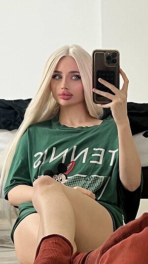 Andrea Oliveira leaked photo #14