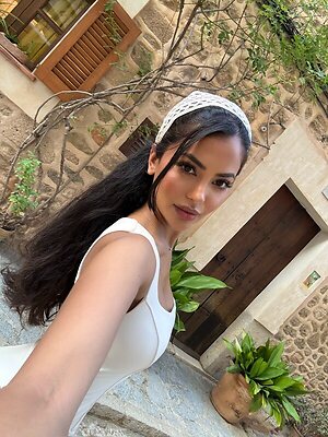 Aneeqa Farid leaked photo #10