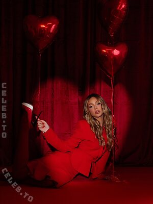 Anđela Ignjatović - Breskvica Nude Leaked Photo #7