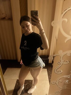 aneylyverst leaked photo #40