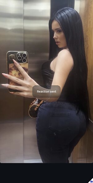 aneylyverst leaked photo #82