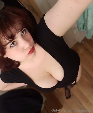 Ange ASMR leaked photo #5