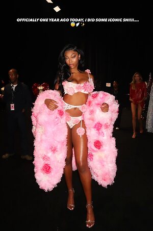 Angel Reese leaked photo #18