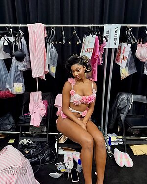 Angel Reese leaked photo #26