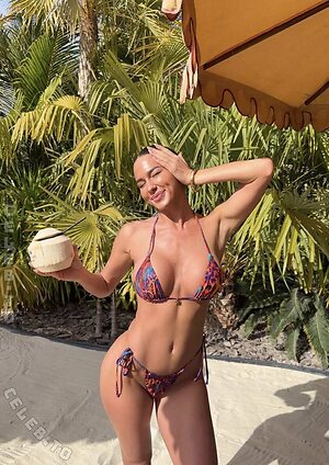 Angel Swift Nude Leaked Photo #32