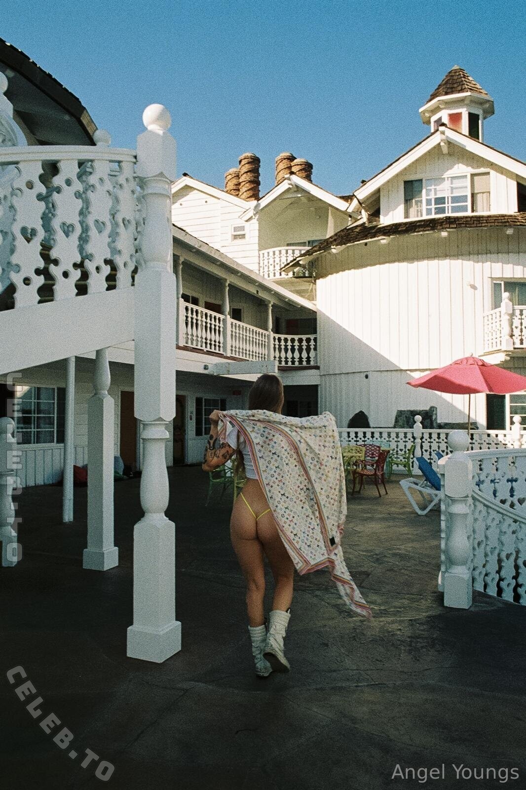 Angel Youngs photo