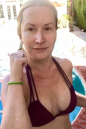 Angela Kinsey