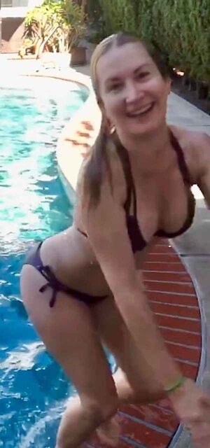 Angela Kinsey leaked photo #7