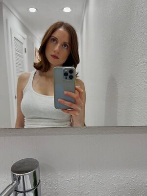 Angela Petruzziello leaked photo #6
