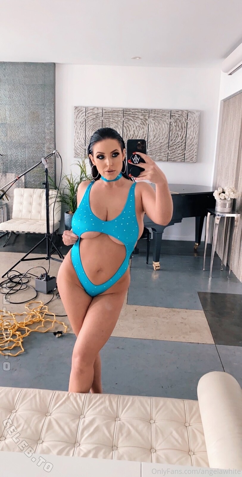 Angela White photo