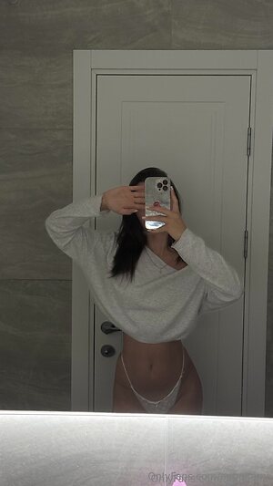 angel.ami leaked photo #2