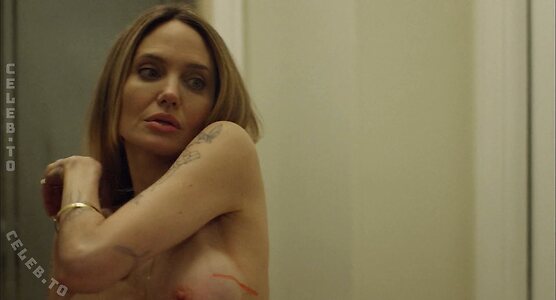 Angelina Jolie Nude Leaked Photo #9