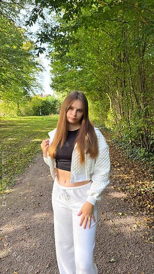 Angelina_Dehlow