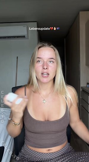 Angelinajoleen_ Nude Leaked Photo #2