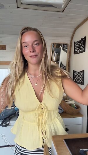 Angelinajoleen_ photo