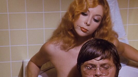 Angelique Pettyjohn leaked photo #9
