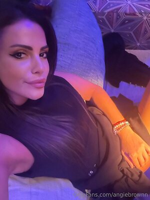 angiebrownn leaked photo #5