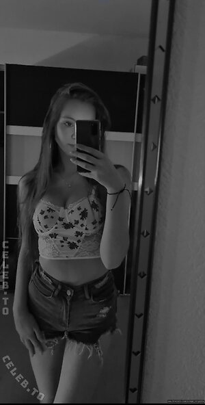 angi_virginia leaked photo #7