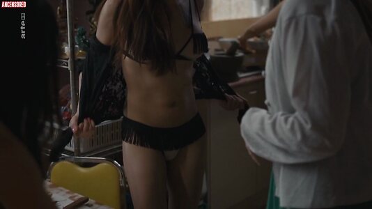 Angjee Douangphoumy leaked photo #4