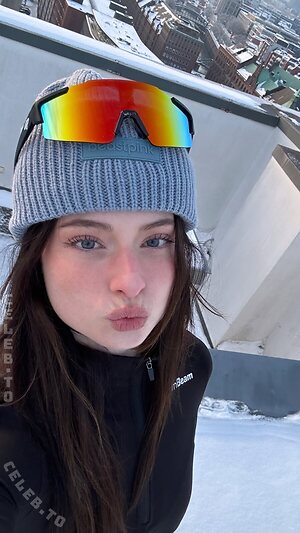 Anica Zimmermann Nude Leaked Photo #7