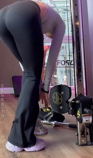 Anica Zimmermann Nude Leaked Photo #25