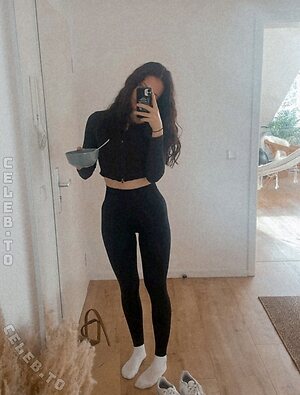 Anica Zimmermann Nude Leaked Photo #41