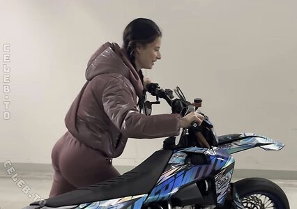 Anica Zimmermann Nude Leaked Photo #57