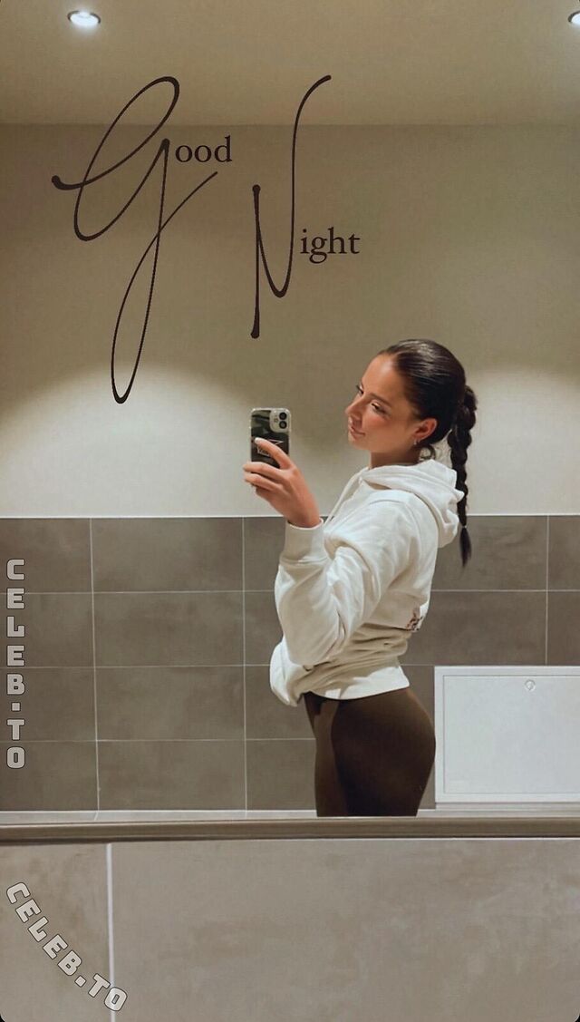 Anica Zimmermann leaked photos