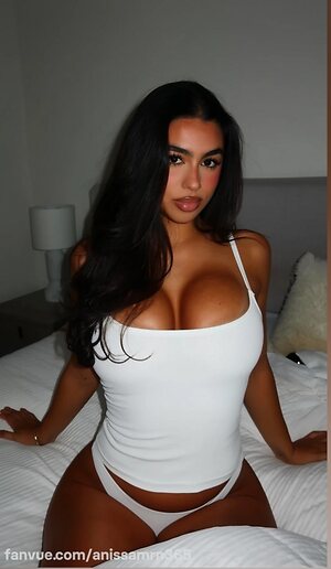anissa.moroni leaked photo #21