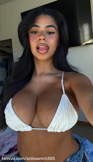 anissa.moroni leaked photo #32