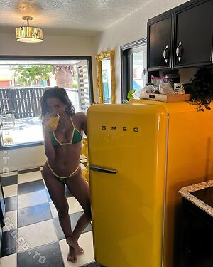 Anitta Nude Leaked Photo #3