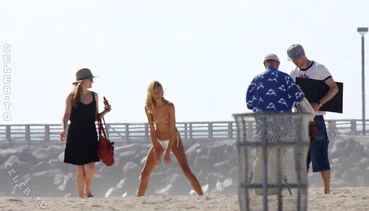 Anja Rubik photo
