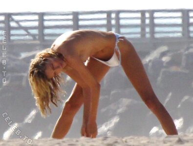 Anja Rubik photo