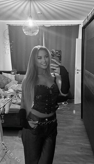 Anja.bnsh leaked photo #49
