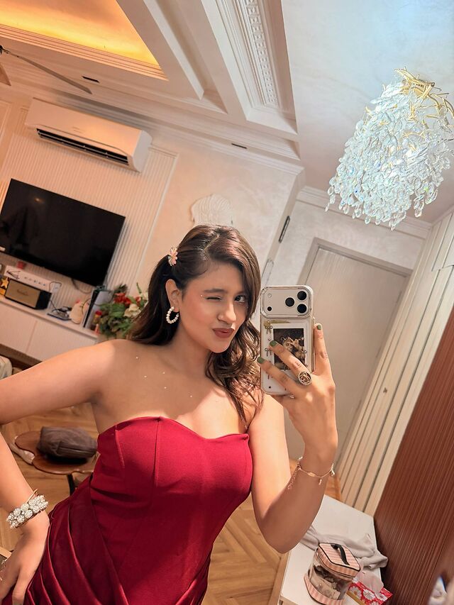 Anjali Arora leaked photos