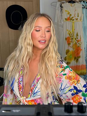 Anna Camp leaked photo #55