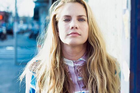 Anna Chlumsky leaked photo #9