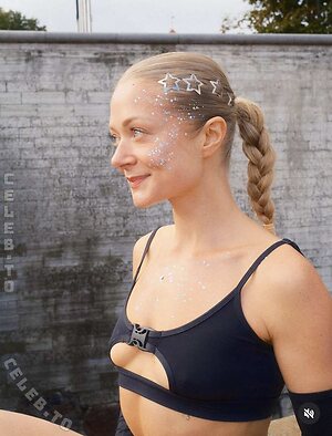 Anna Engelschall leaked photo #15