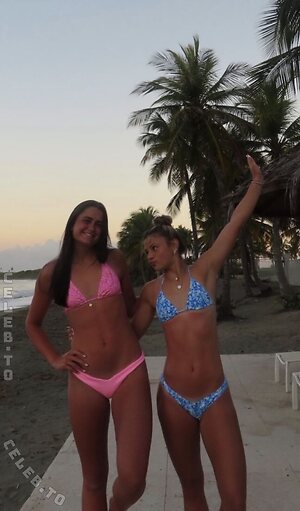 Anna Frey leaked photo #6