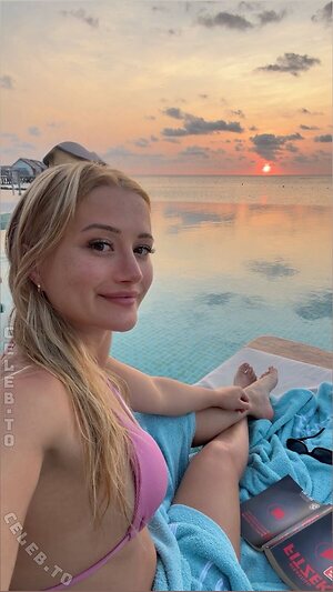 Anna Hafner Nude Leaked Photo #6