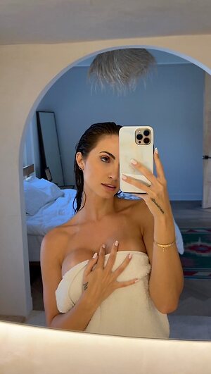 Anna Louise leaked photo #176