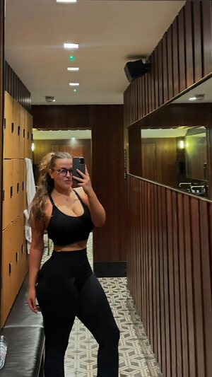 Anna M. leaked photo #18