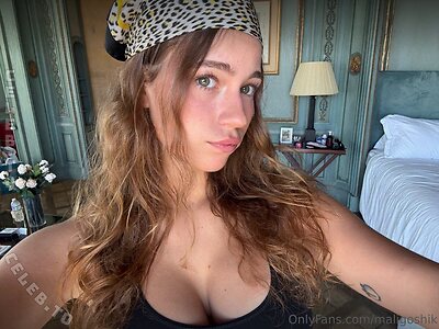 Anna Maligoshika leaked photo #1048