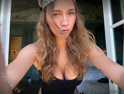 Anna Maligoshika leaked photo #1050