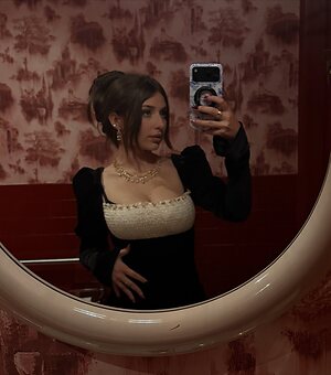 Anna Mcclelland leaked photo #7