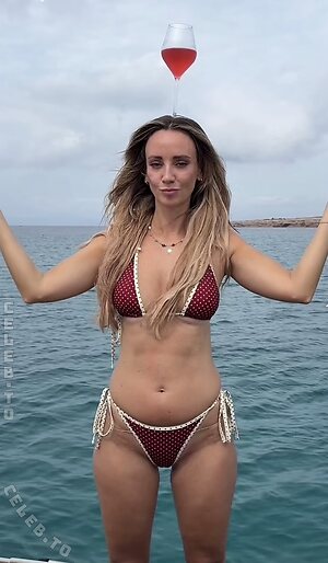 Anna Rossow leaked photo #29