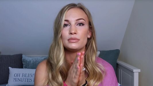 Anna Saccone-Joly leaked photos