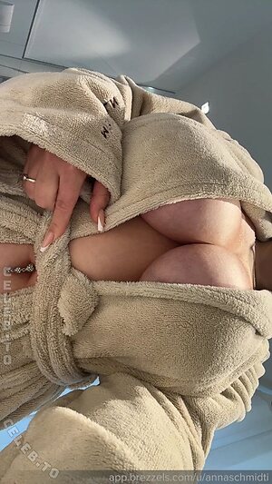 Anna Schmidt photo