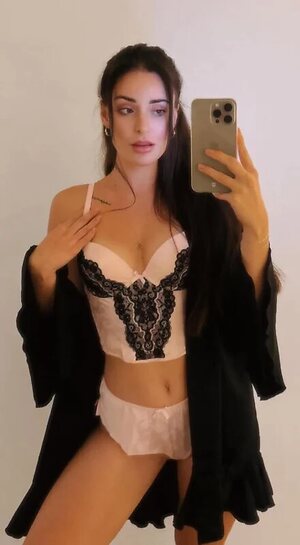 Anna Šulcová leaked photo #27