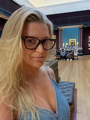 Anna Williamson leaked photo #9